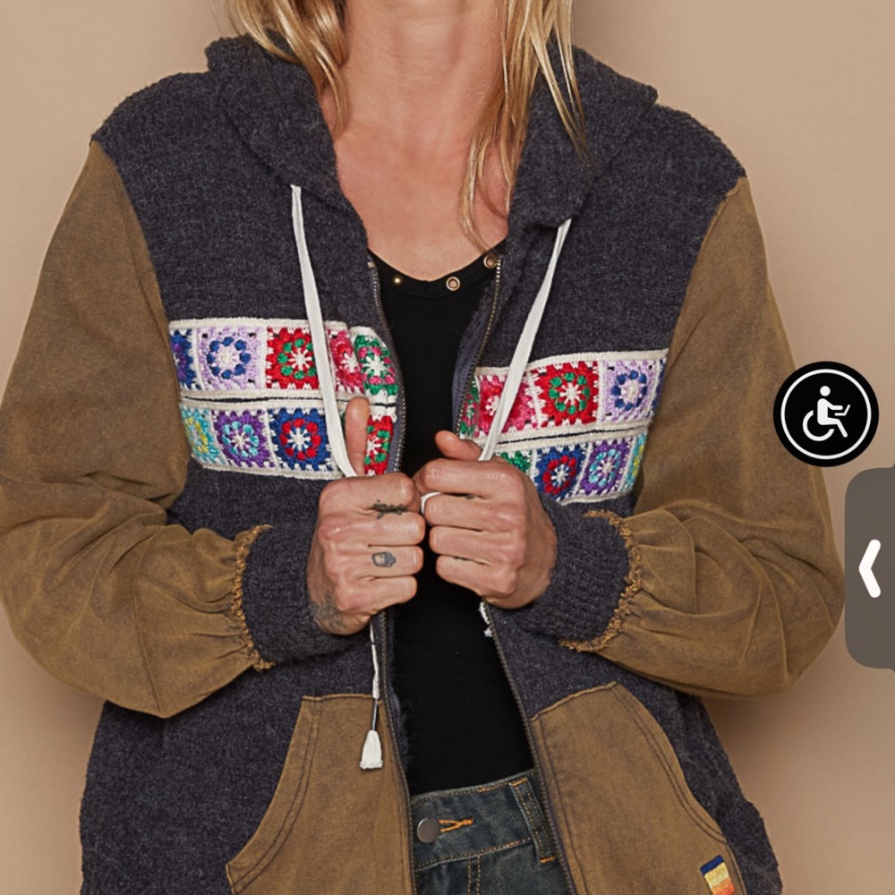 POL knitting hoodie with granny square multi-colored design cozy sweatshirt - Picture 2 of 5